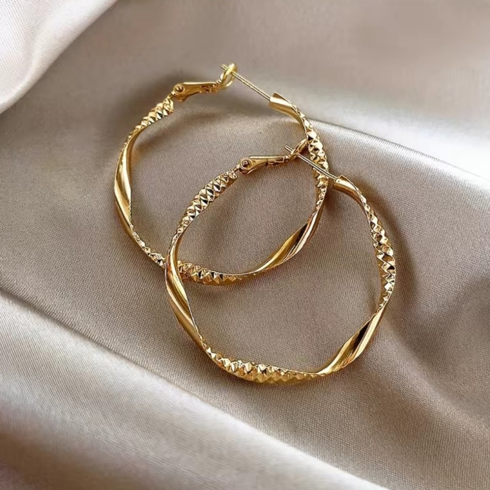 NEW 14K Golden Twisted Pattern Hoop Earrings